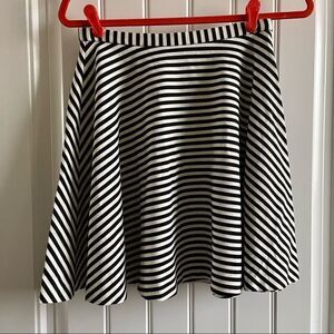 New York & Company Vintage Black & White Striped Circle Skater Skirt; SZ S; BNWT